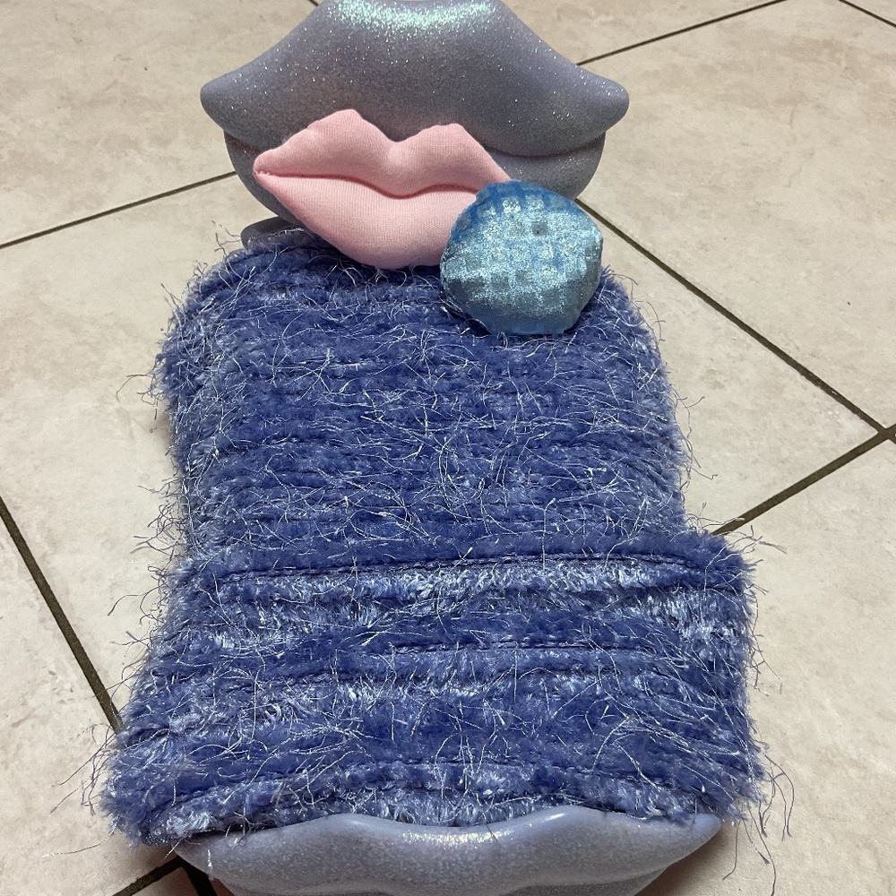 Bratz Funky Fashion Furniture Lip Bed 2000s Y2K